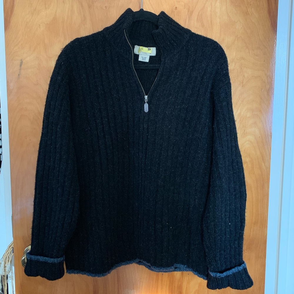 Full-zip, 100% wool, dark grey sweater